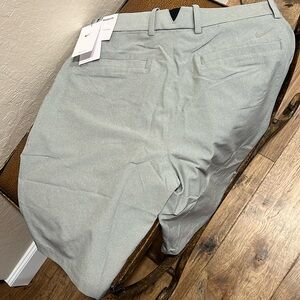 Brand New Nike Gray Dri-Fit Stretch Comfortable Fabric Standard Fit Golf Shorts!